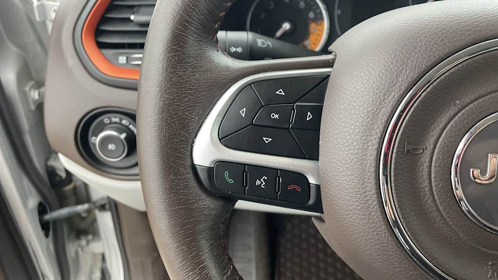 Thumbnail: 2017 Jeep Renegade - 23