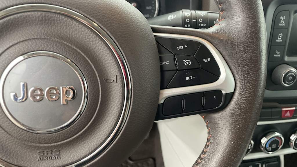 Thumbnail: 2017 Jeep Renegade - 24