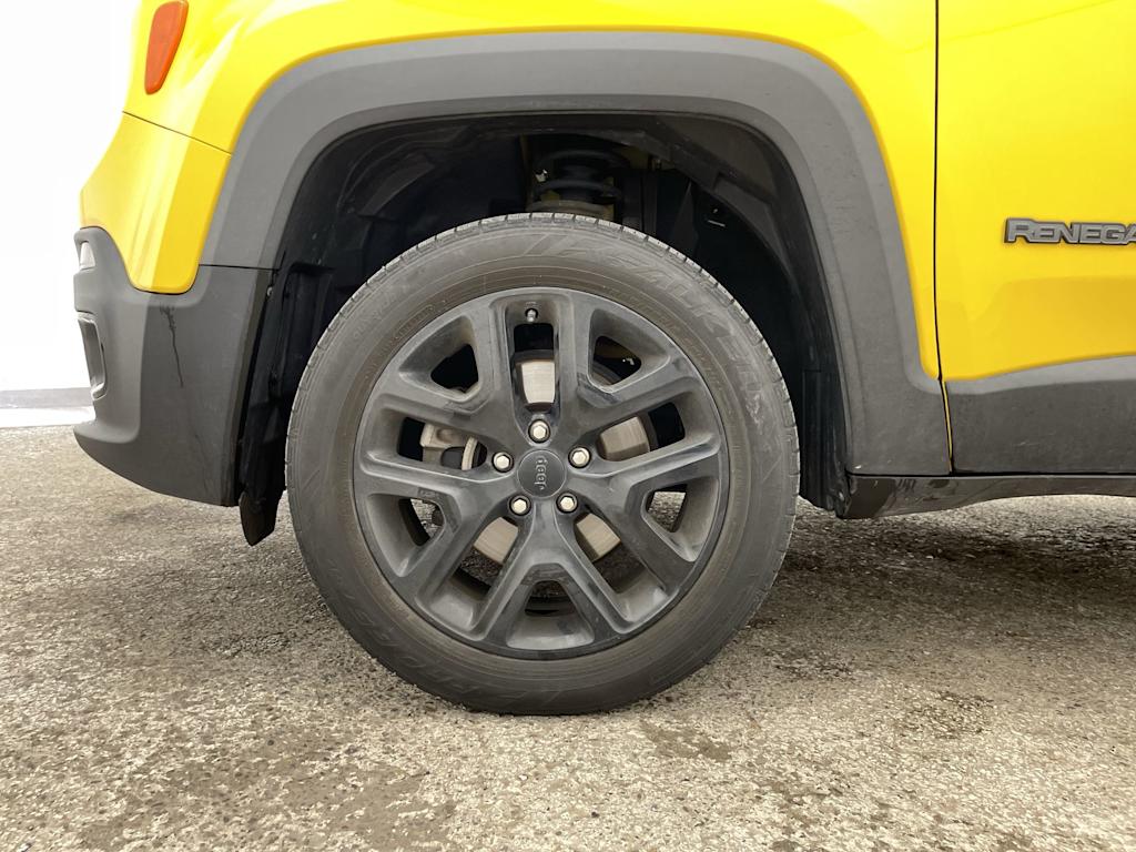 Thumbnail: 2017 Jeep Renegade - 8