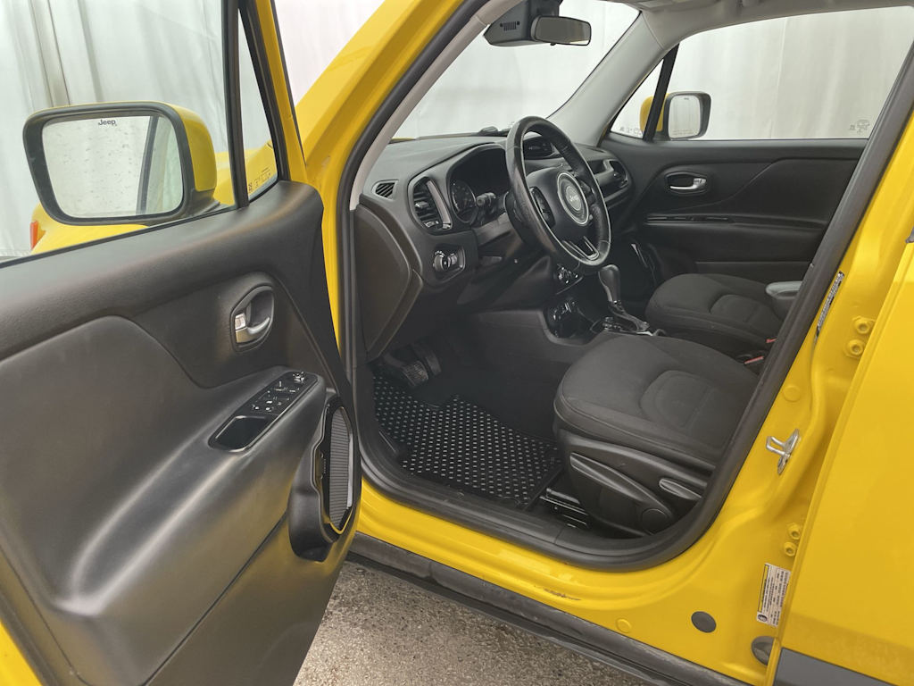 Thumbnail: 2017 Jeep Renegade - 21