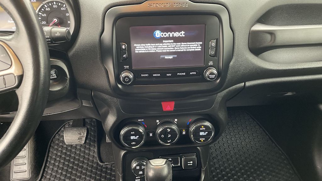 Thumbnail: 2017 Jeep Renegade - 26