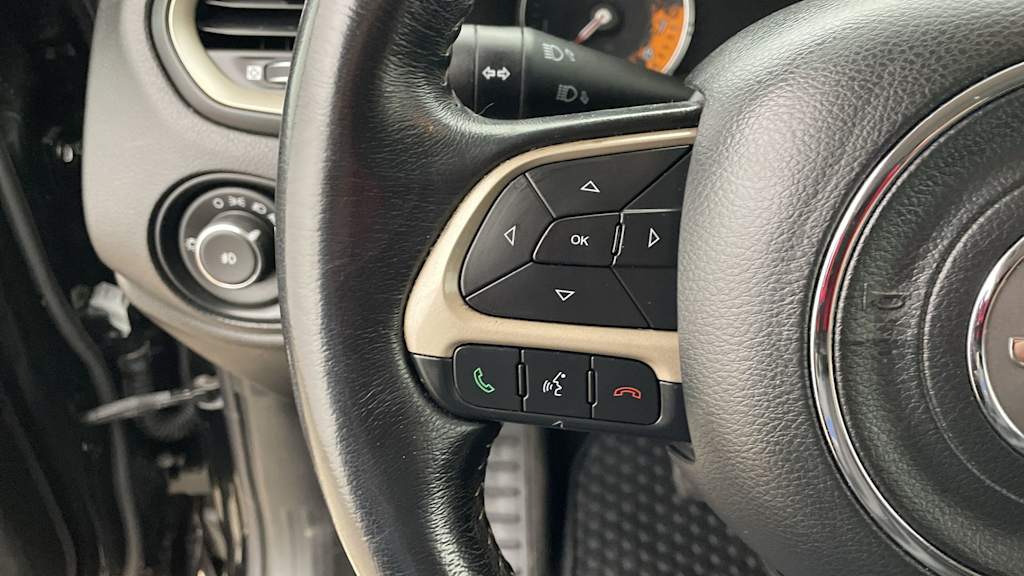 Thumbnail: 2017 Jeep Renegade - 23