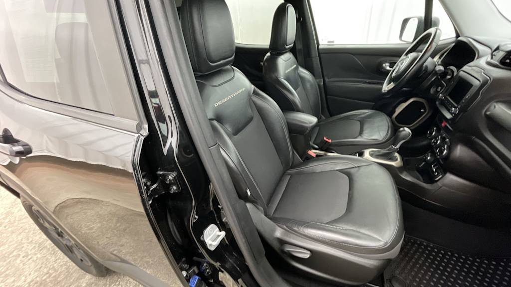 Thumbnail: 2017 Jeep Renegade - 22