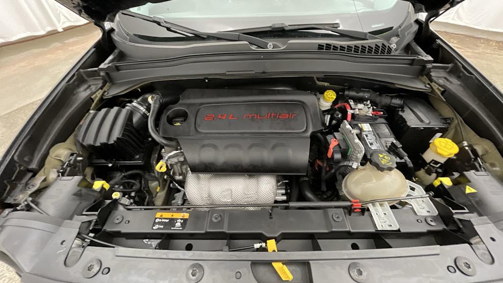 Thumbnail: 2017 Jeep Renegade - 8