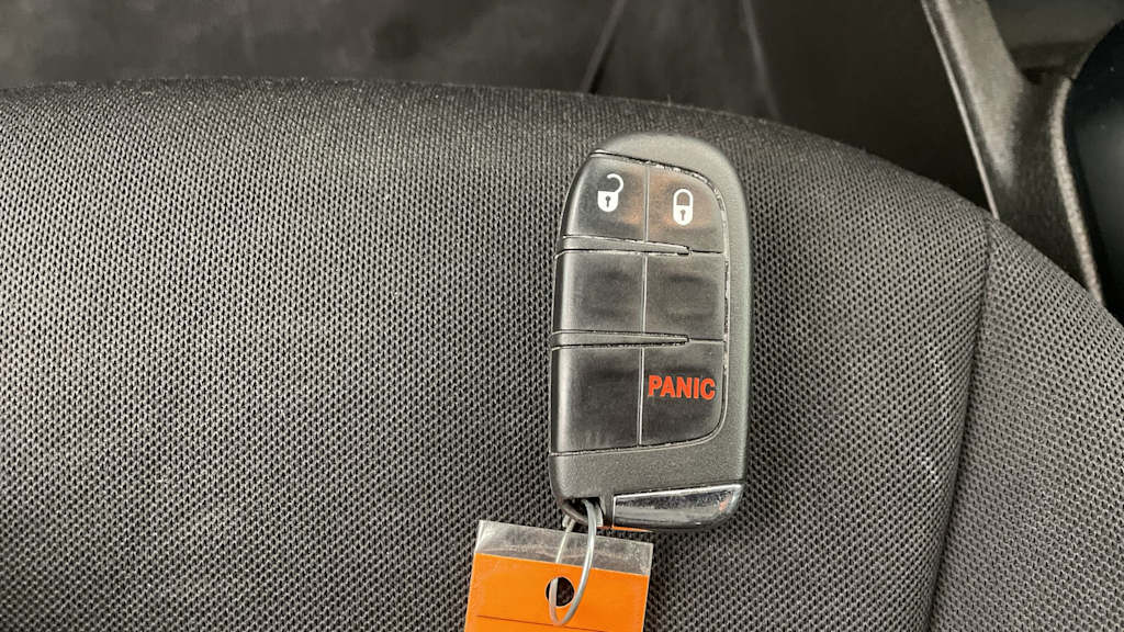 Thumbnail: 2020 Jeep Renegade - 17