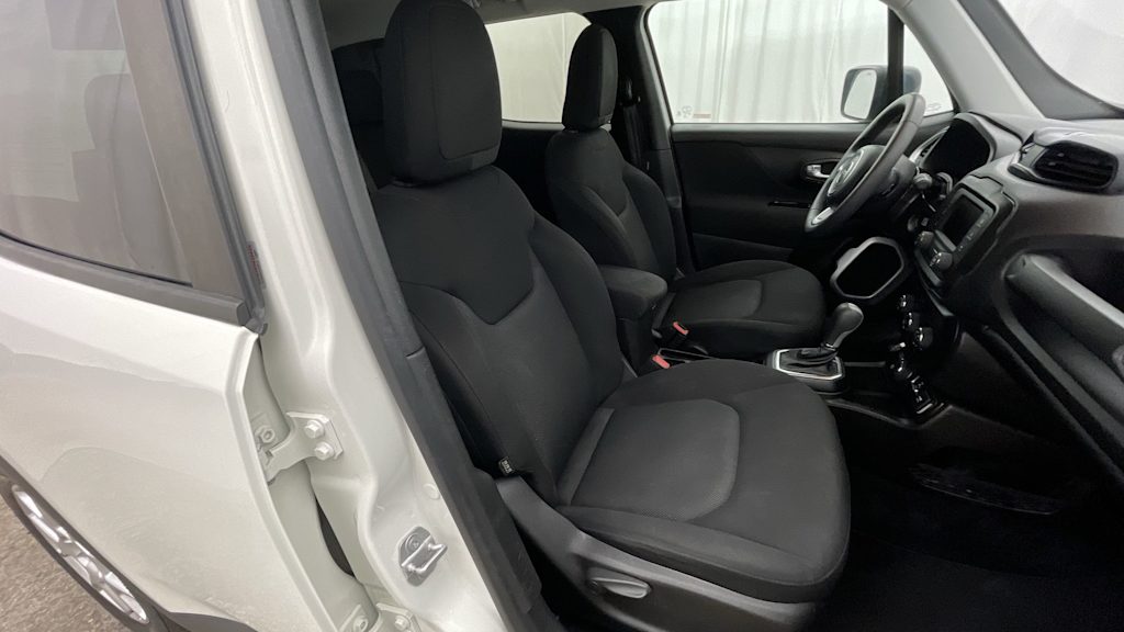 Thumbnail: 2020 Jeep Renegade - 22