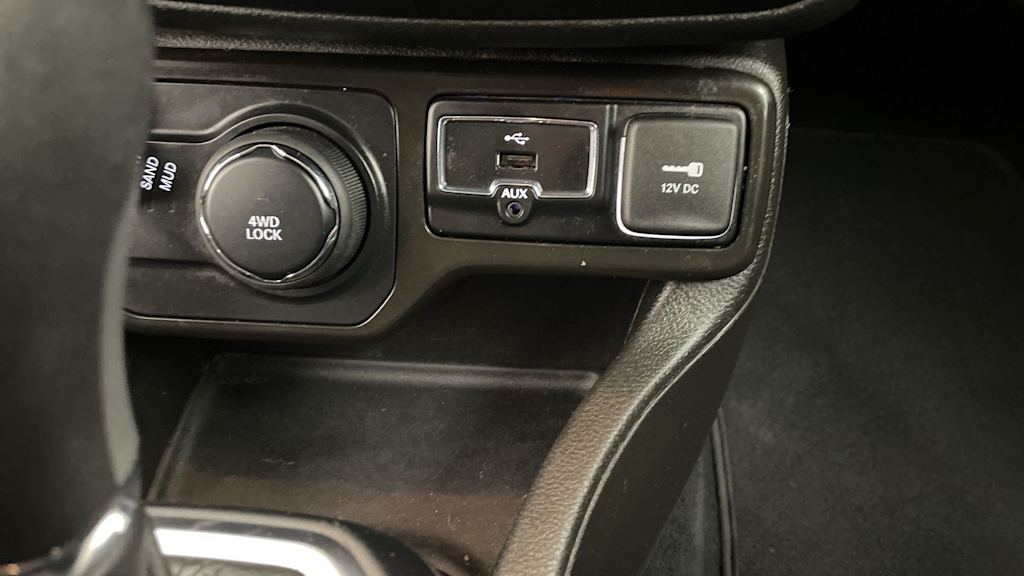 Thumbnail: 2020 Jeep Renegade - 29