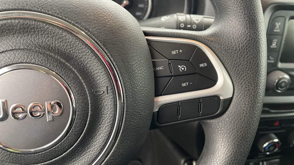 Thumbnail: 2020 Jeep Renegade - 24