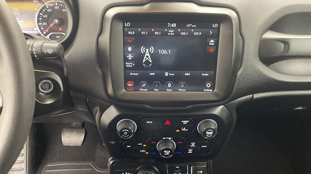 Thumbnail: 2023 Jeep Renegade - 28
