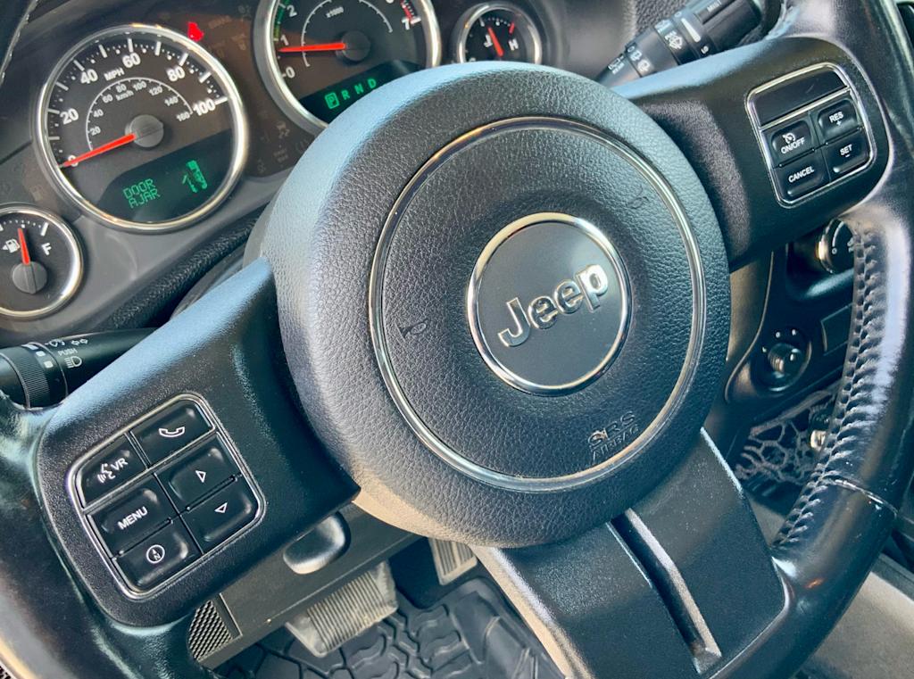 Thumbnail: 2015 Jeep Wrangler - 33