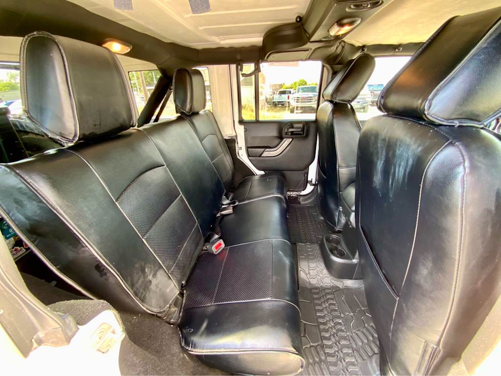 Thumbnail: 2015 Jeep Wrangler - 28