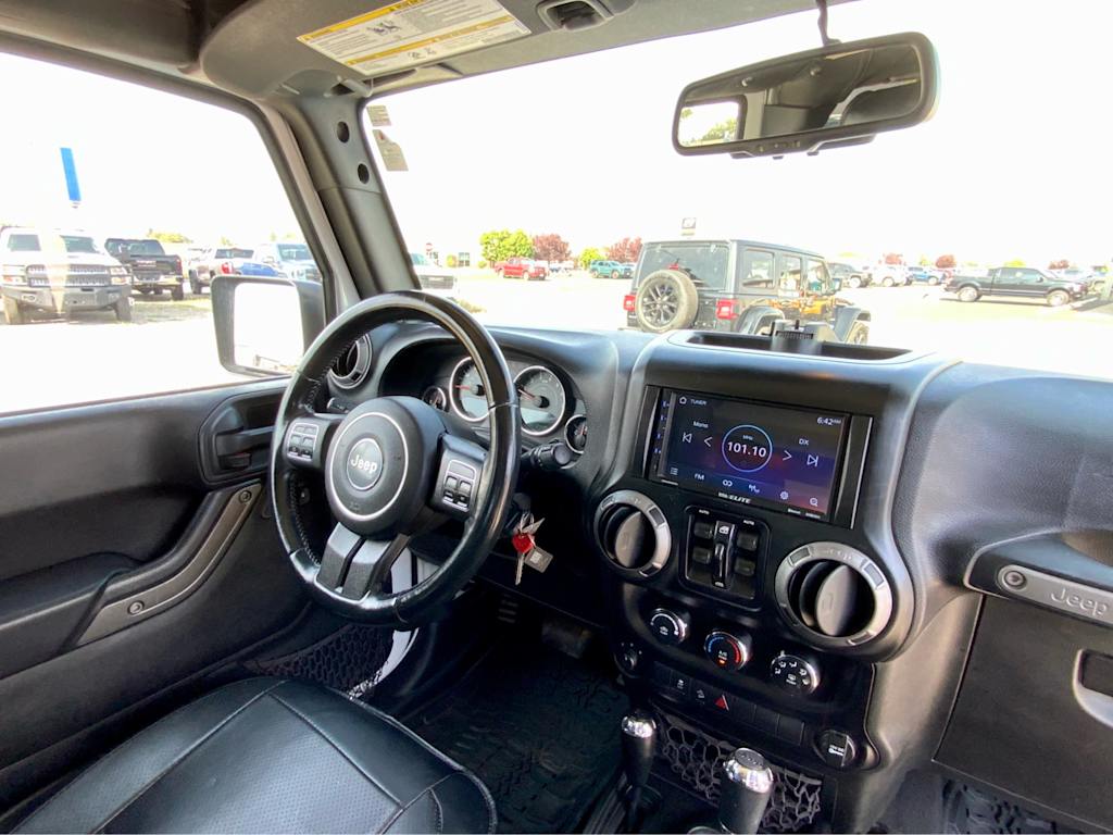 Thumbnail: 2015 Jeep Wrangler - 13