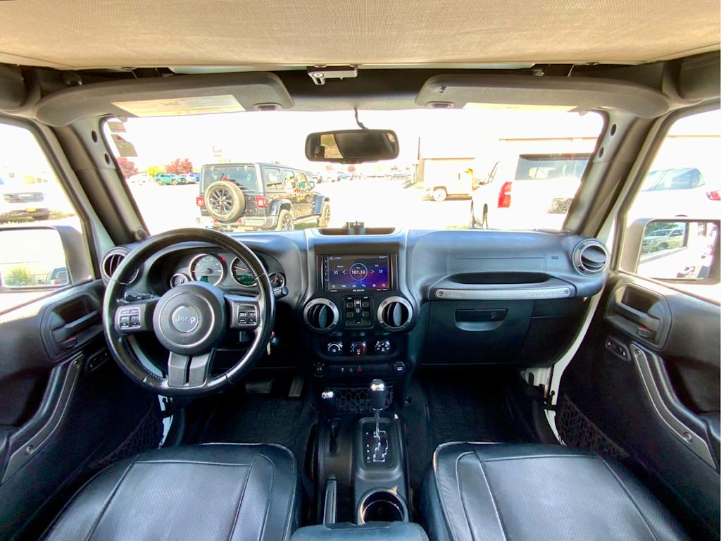 Thumbnail: 2015 Jeep Wrangler - 12