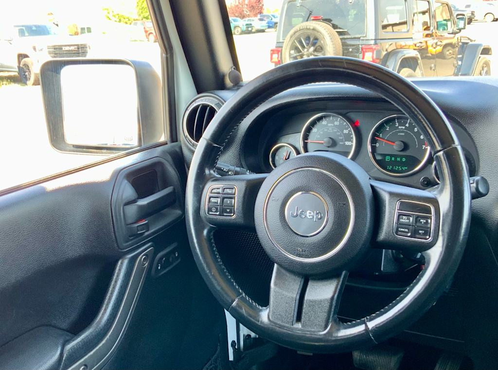 Thumbnail: 2015 Jeep Wrangler - 31
