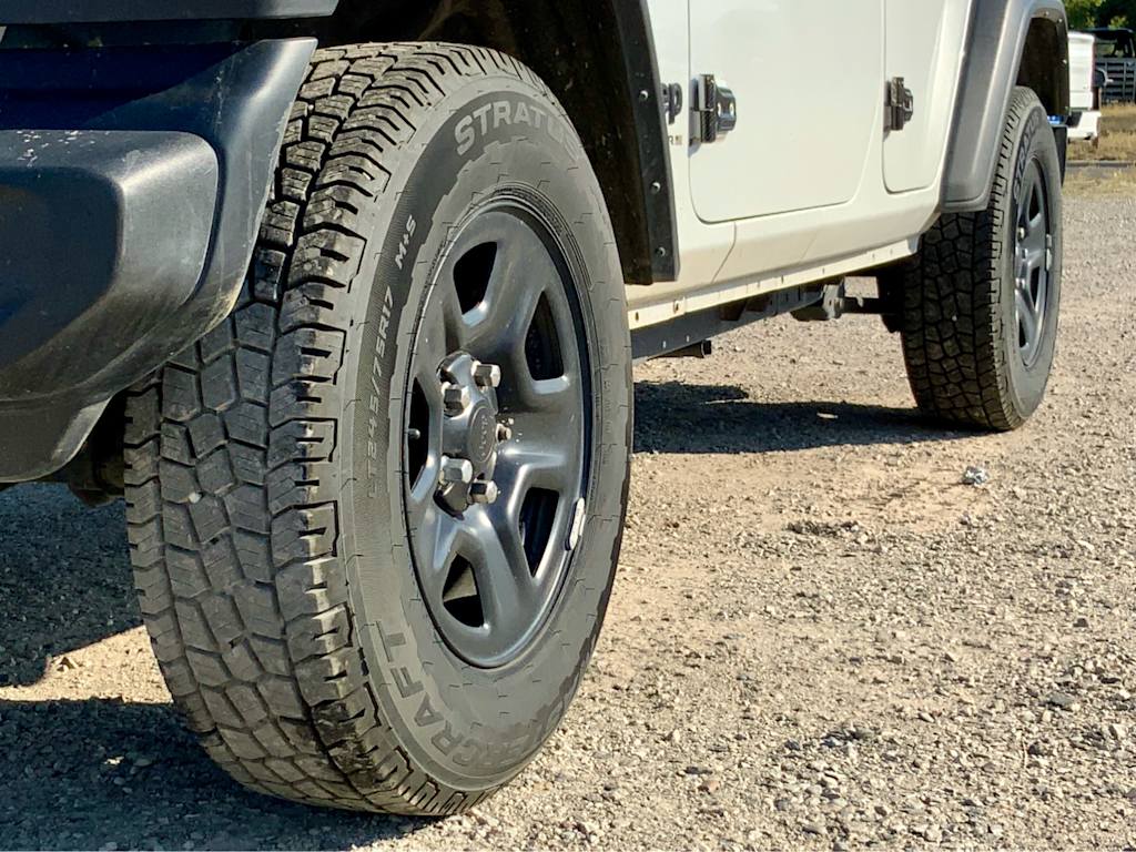 Thumbnail: 2023 Jeep Wrangler - 26