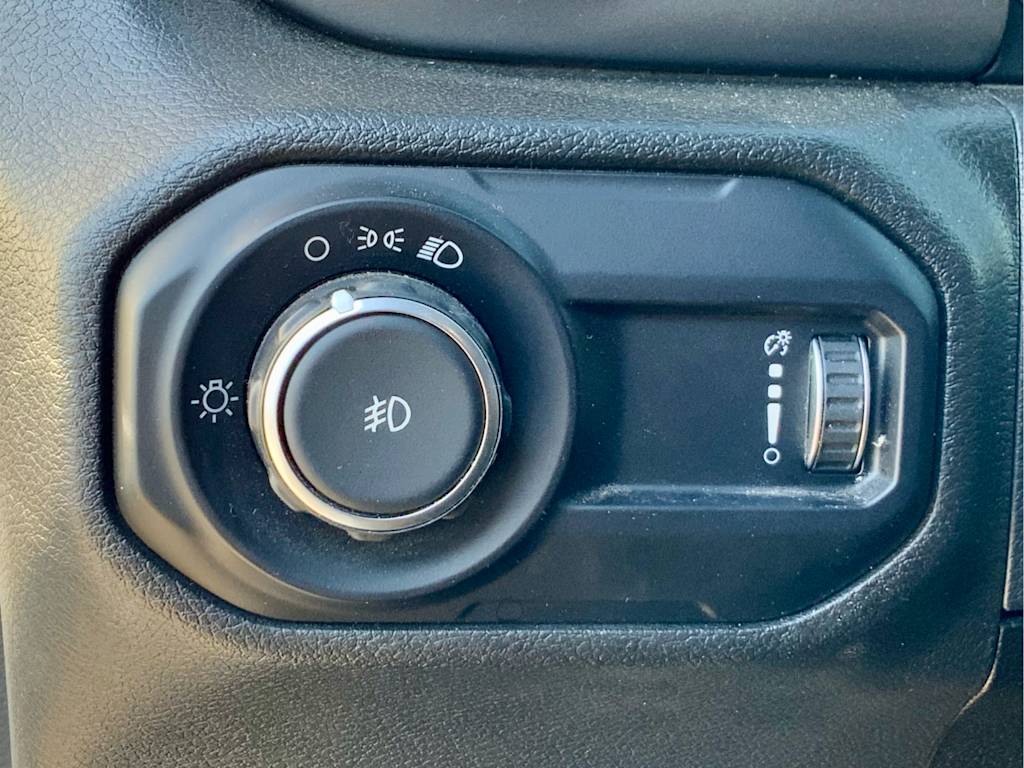 Thumbnail: 2023 Jeep Wrangler - 33