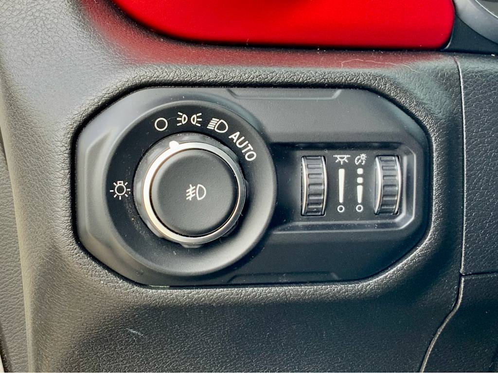 Thumbnail: 2018 Jeep Wrangler - 39