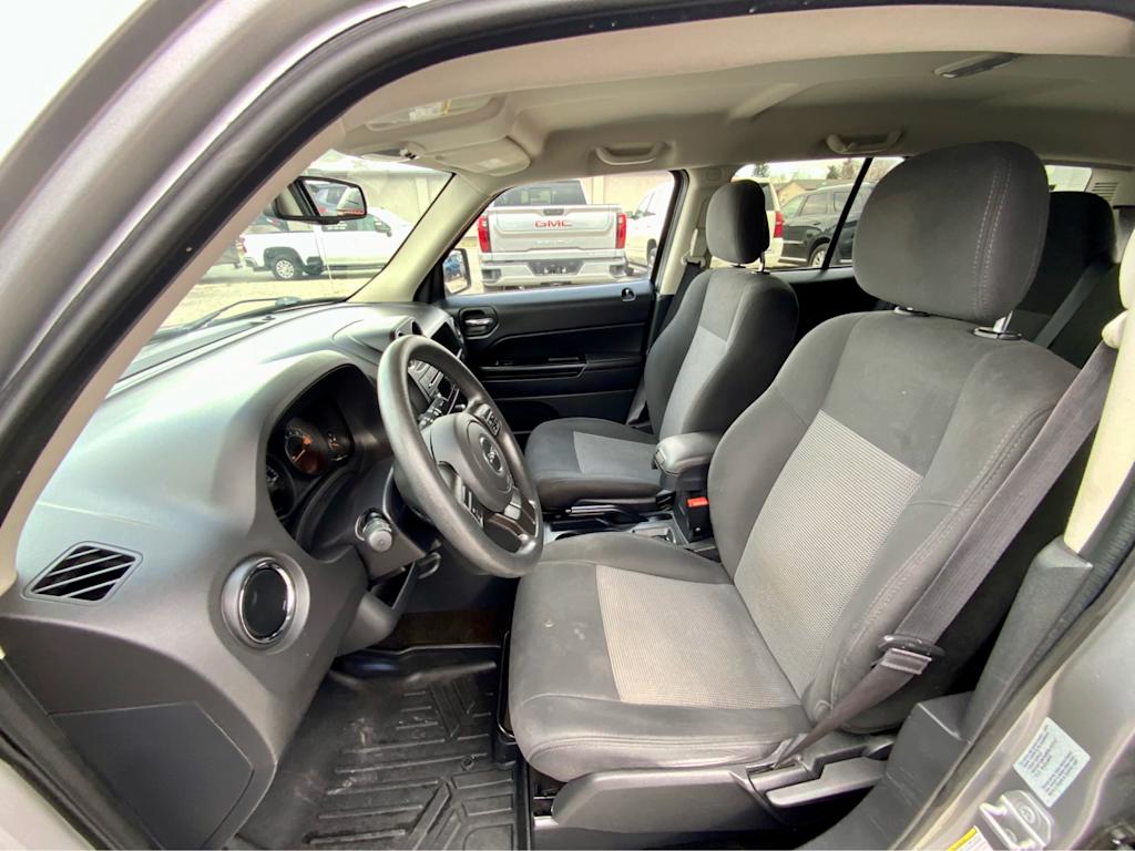 Thumbnail: 2016 Jeep Patriot - 10