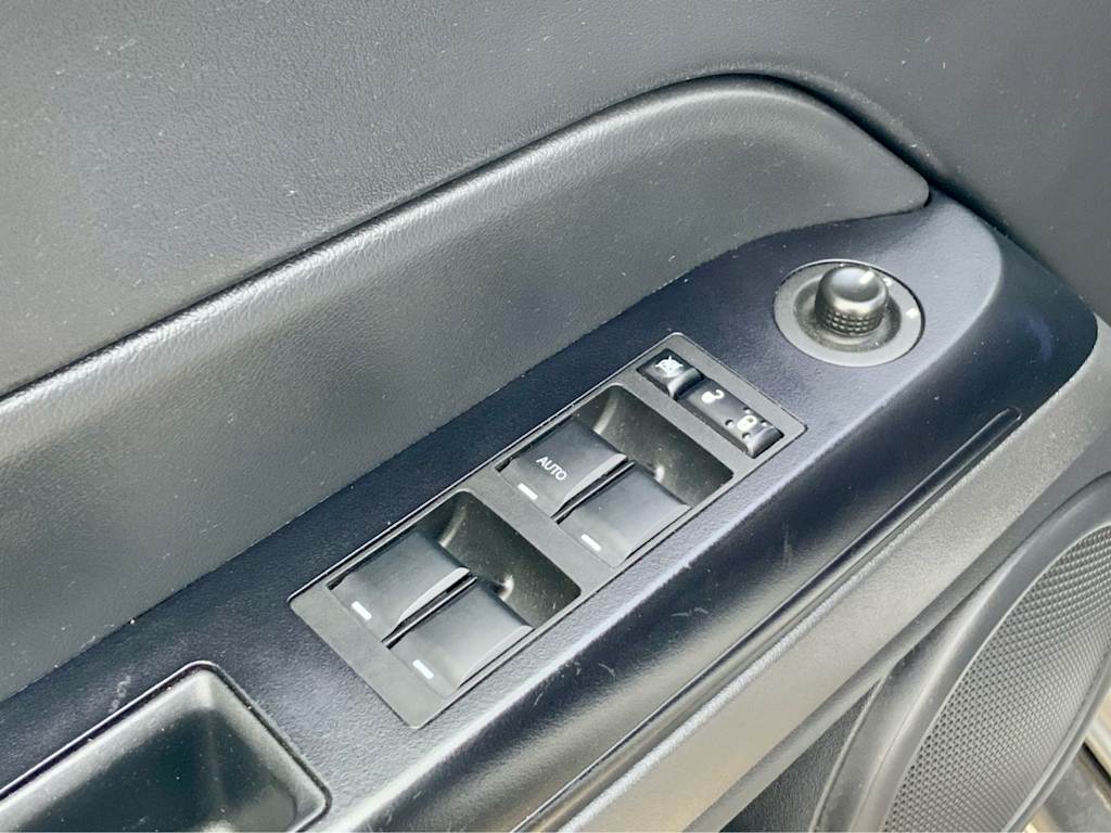 Thumbnail: 2016 Jeep Patriot - 43