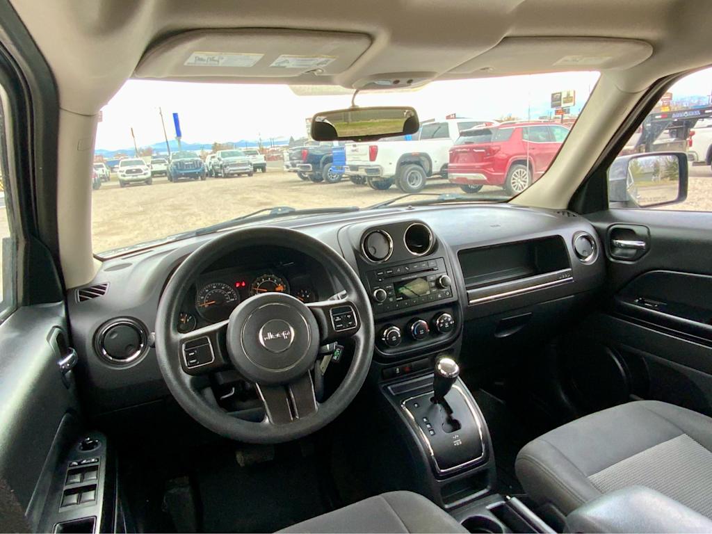Thumbnail: 2016 Jeep Patriot - 9