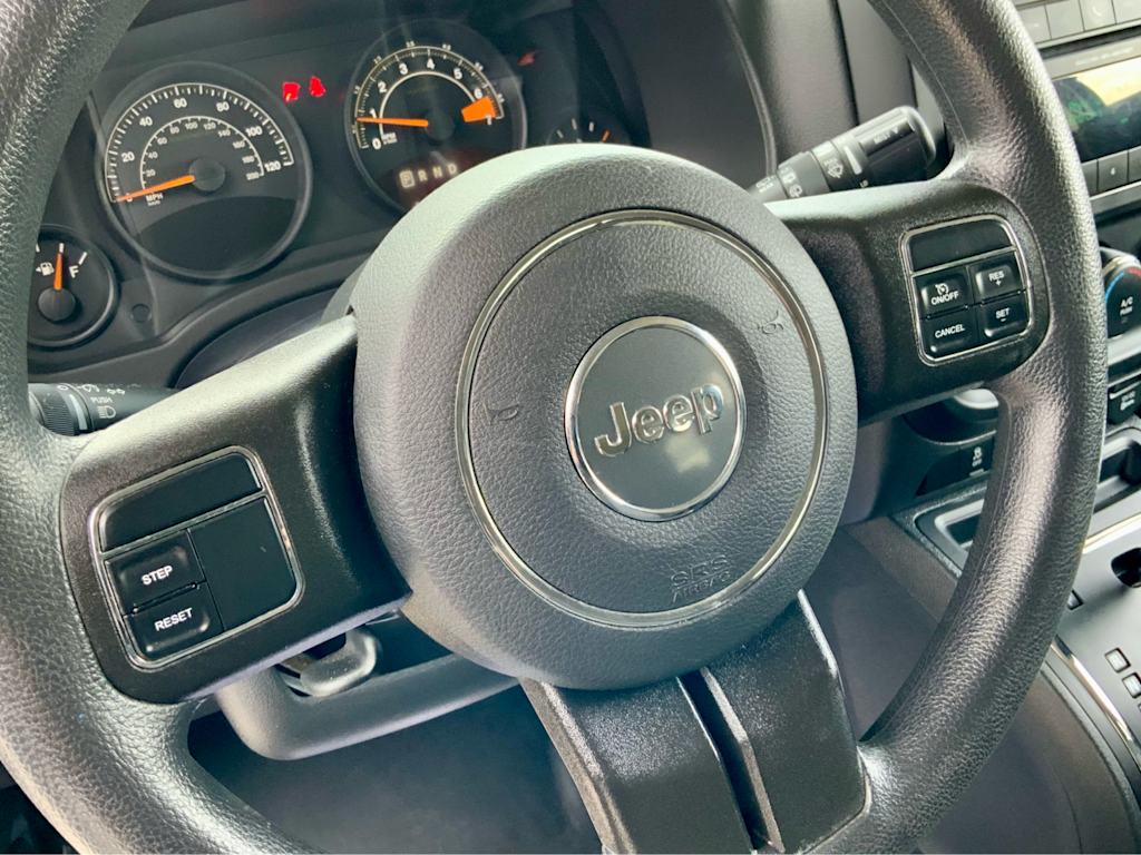 Thumbnail: 2016 Jeep Patriot - 40