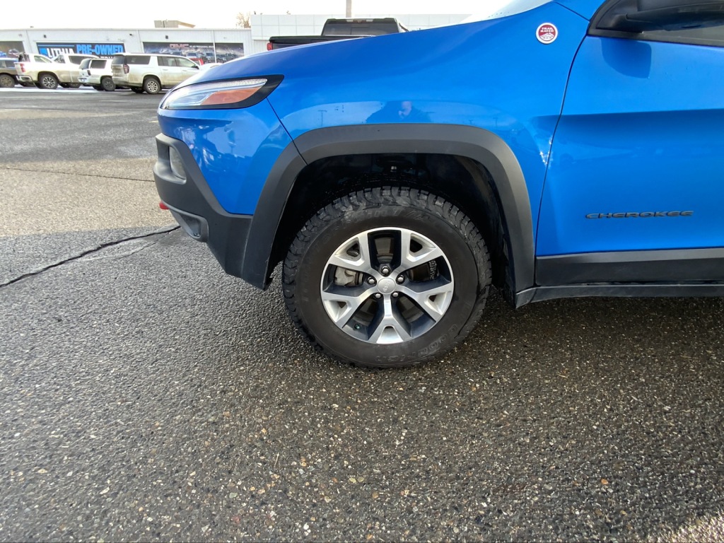 Thumbnail: 2018 Jeep Cherokee - 8