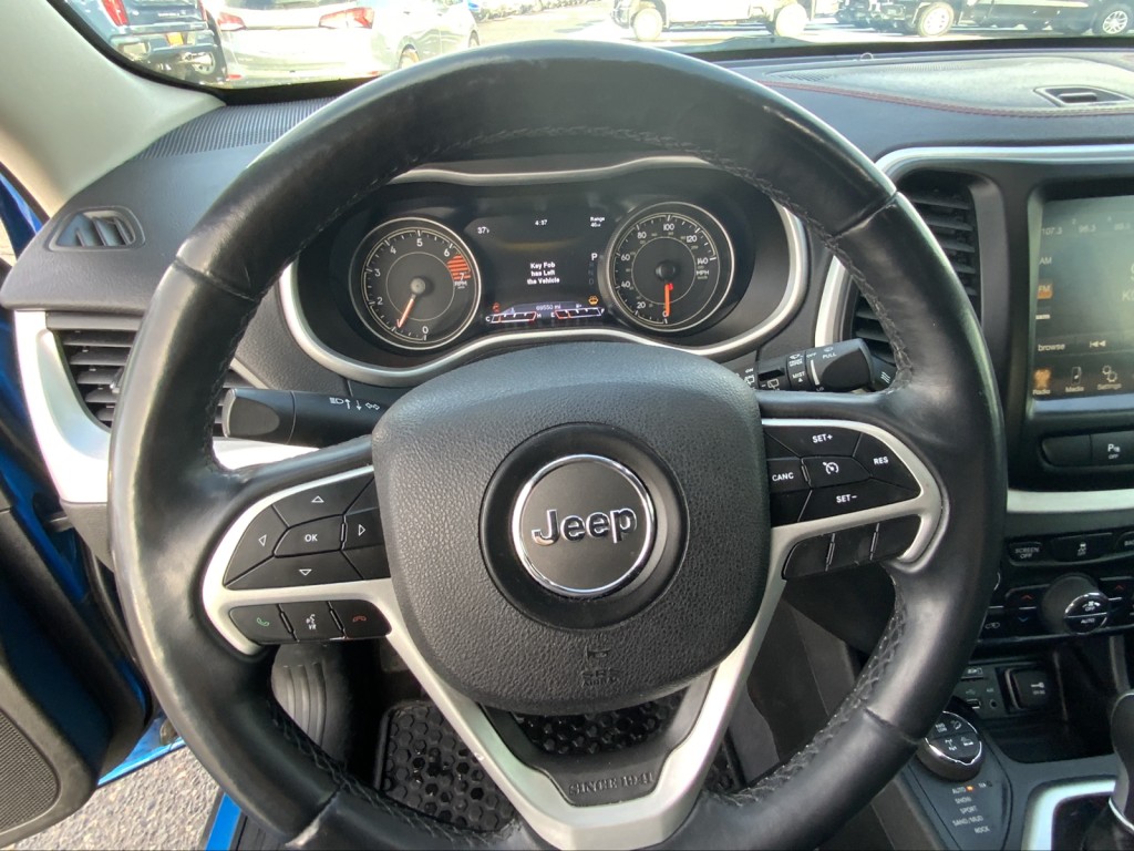 Thumbnail: 2018 Jeep Cherokee - 13