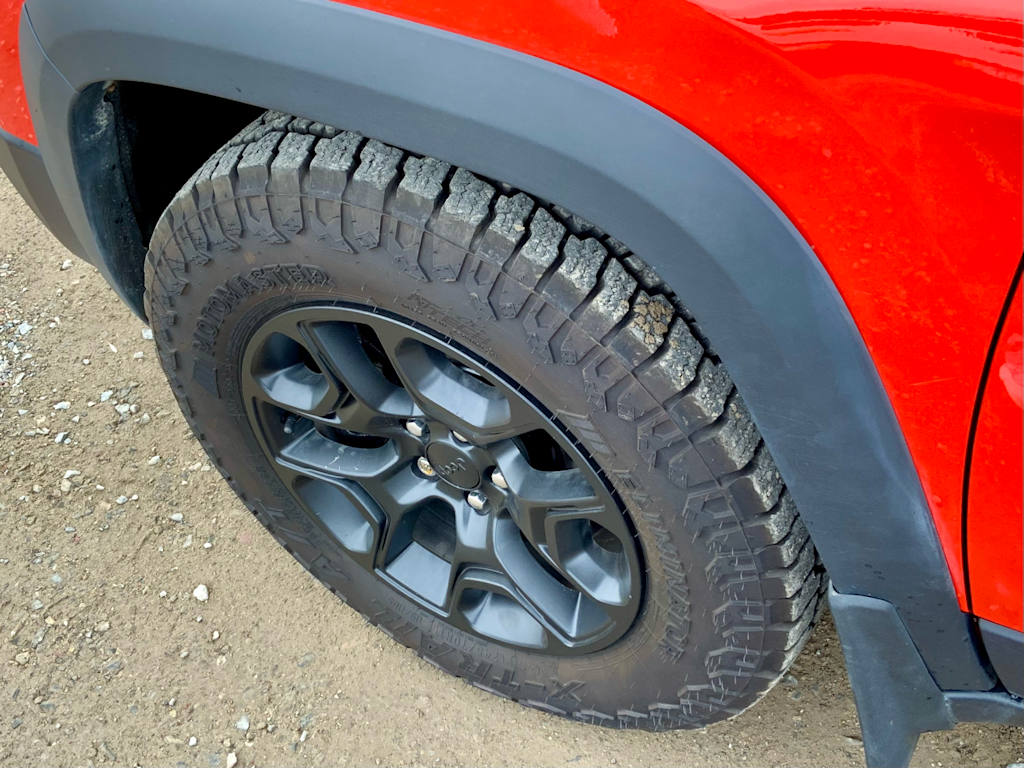 Thumbnail: 2021 Jeep Cherokee - 26