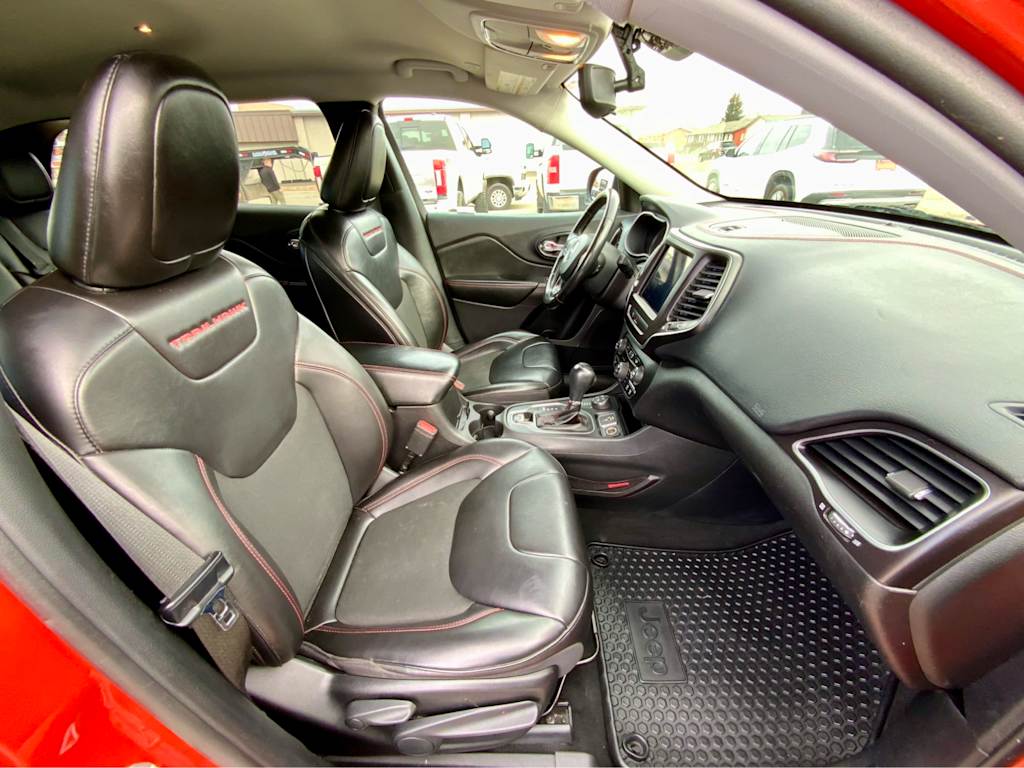 Thumbnail: 2021 Jeep Cherokee - 11