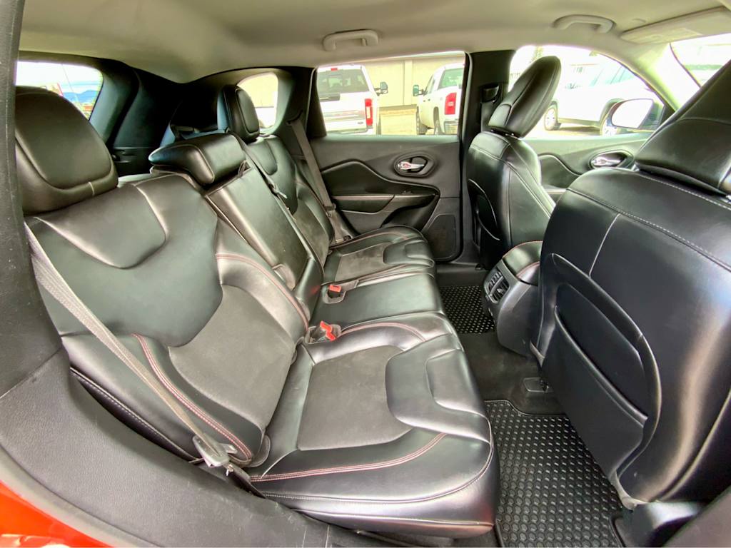 Thumbnail: 2021 Jeep Cherokee - 31