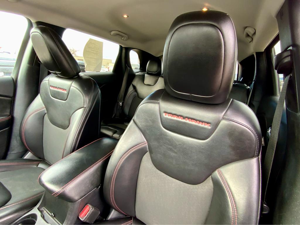 Thumbnail: 2021 Jeep Cherokee - 33