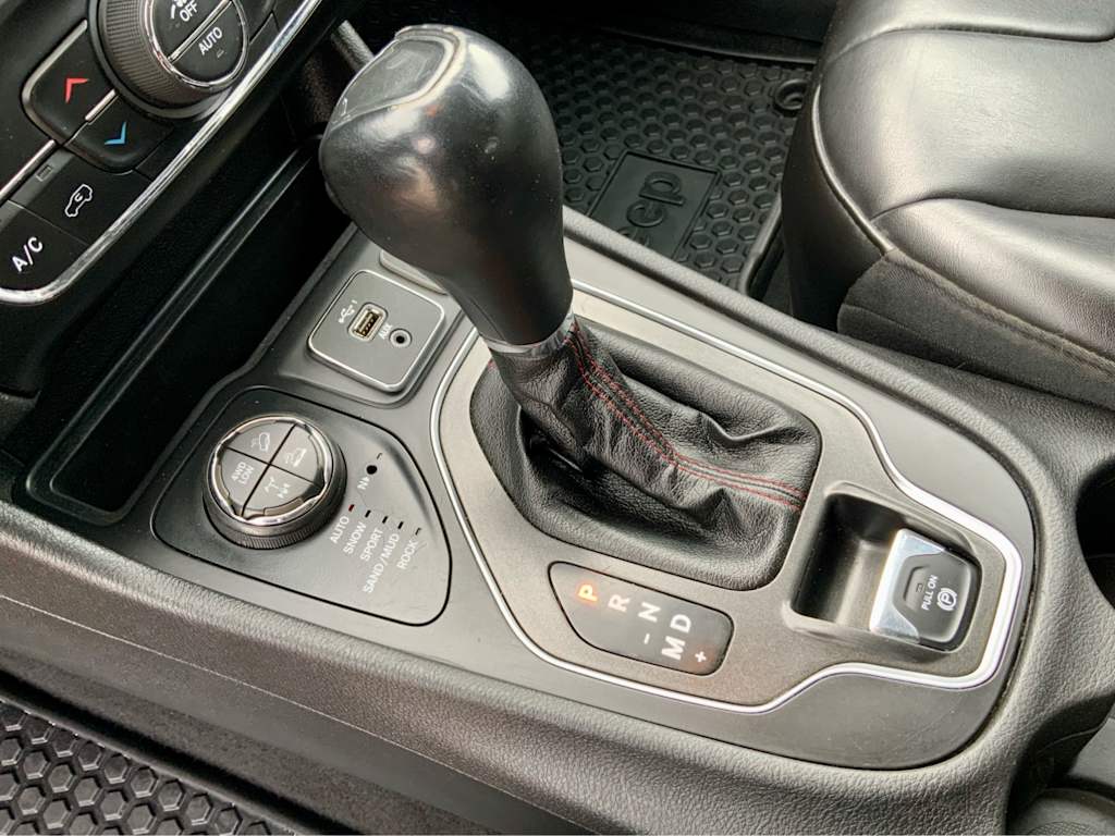 Thumbnail: 2021 Jeep Cherokee - 45