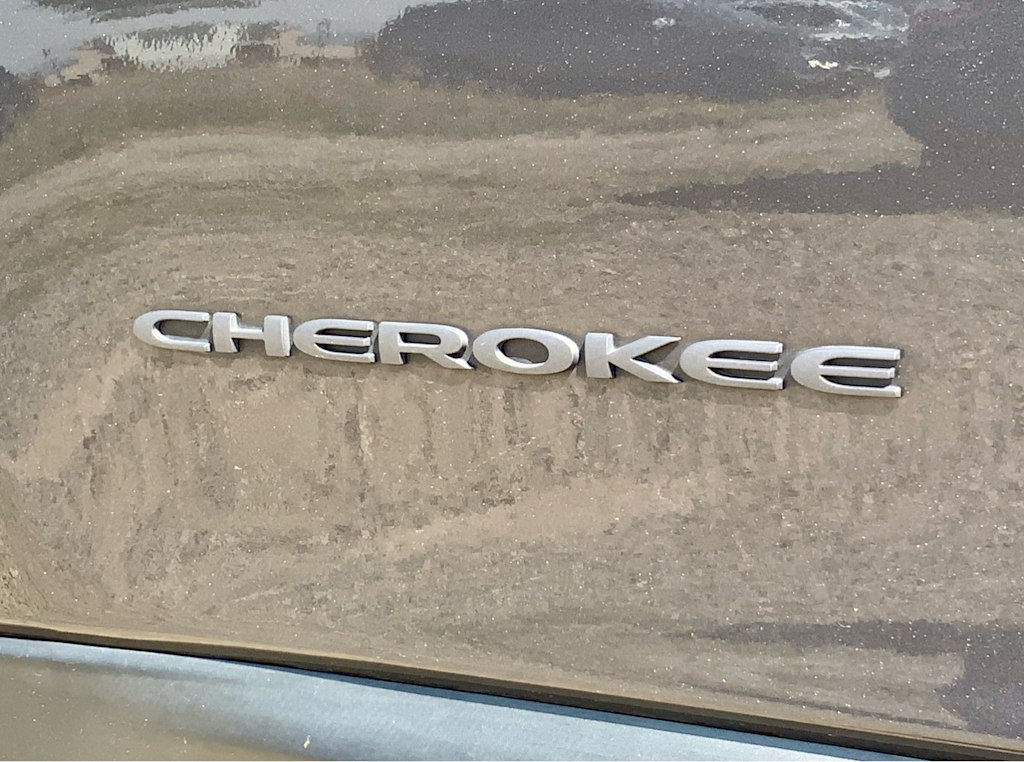 Thumbnail: 2018 Jeep Cherokee - 29