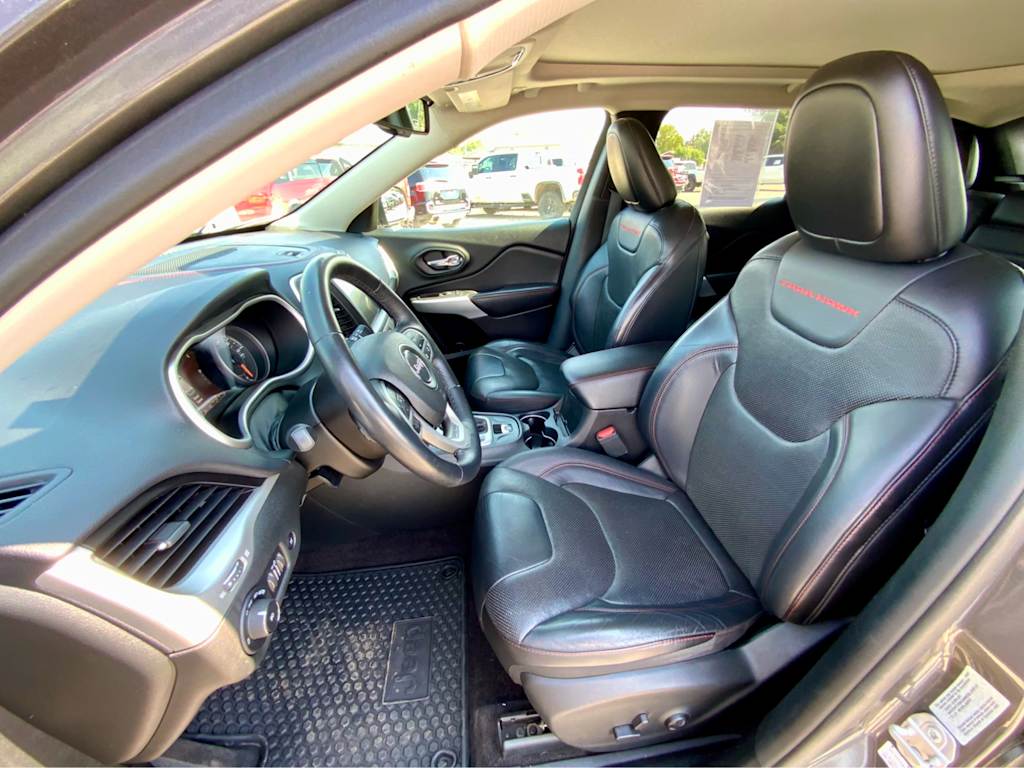 Thumbnail: 2018 Jeep Cherokee - 10