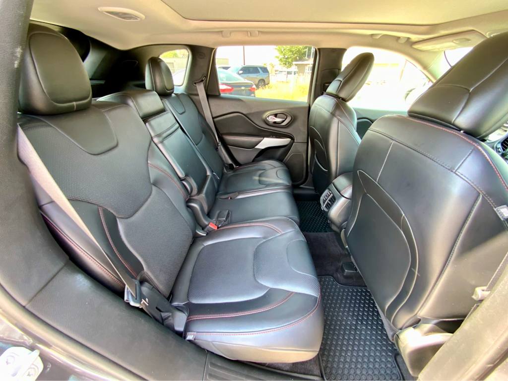 Thumbnail: 2018 Jeep Cherokee - 34