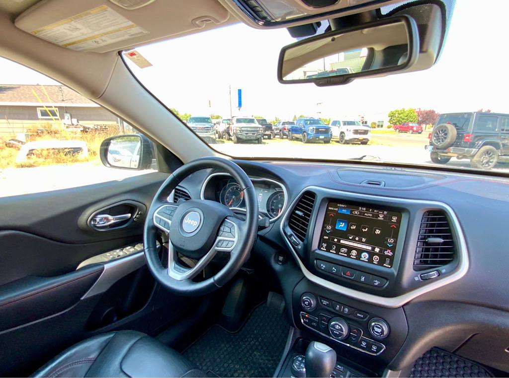 Thumbnail: 2018 Jeep Cherokee - 9