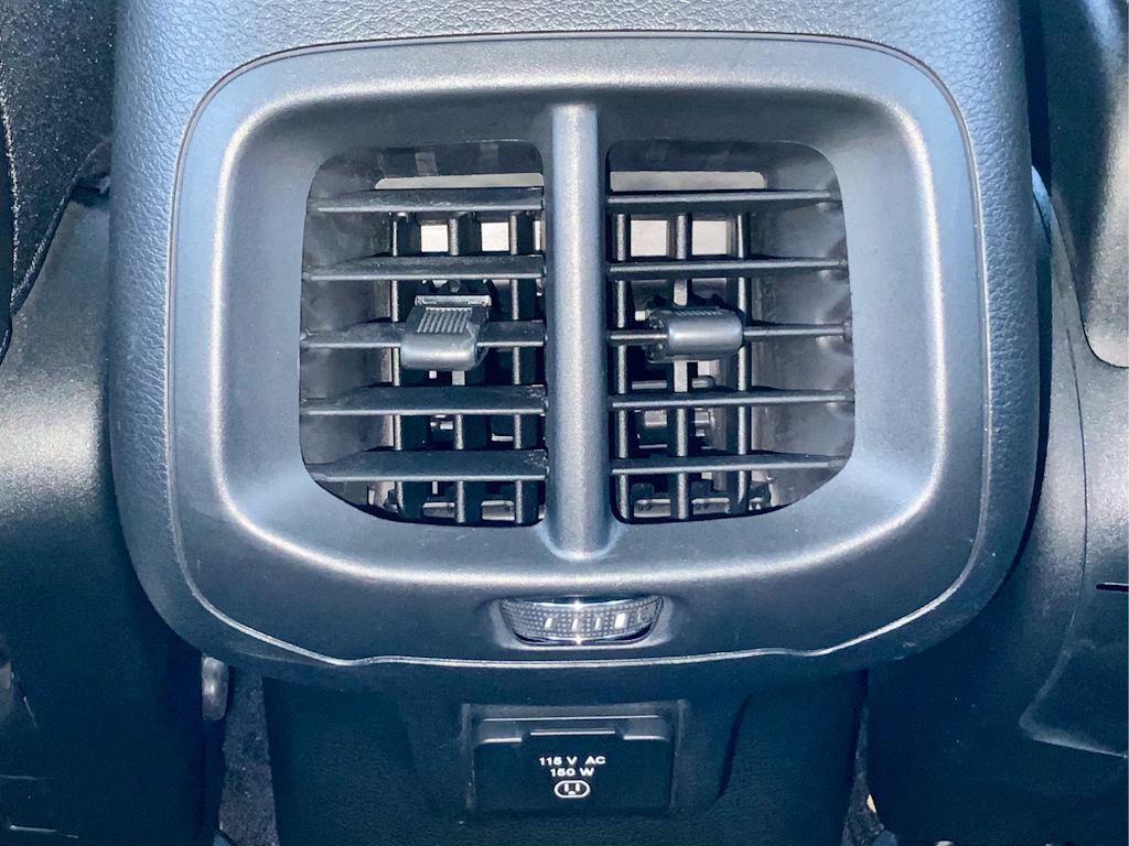 Thumbnail: 2018 Jeep Cherokee - 41