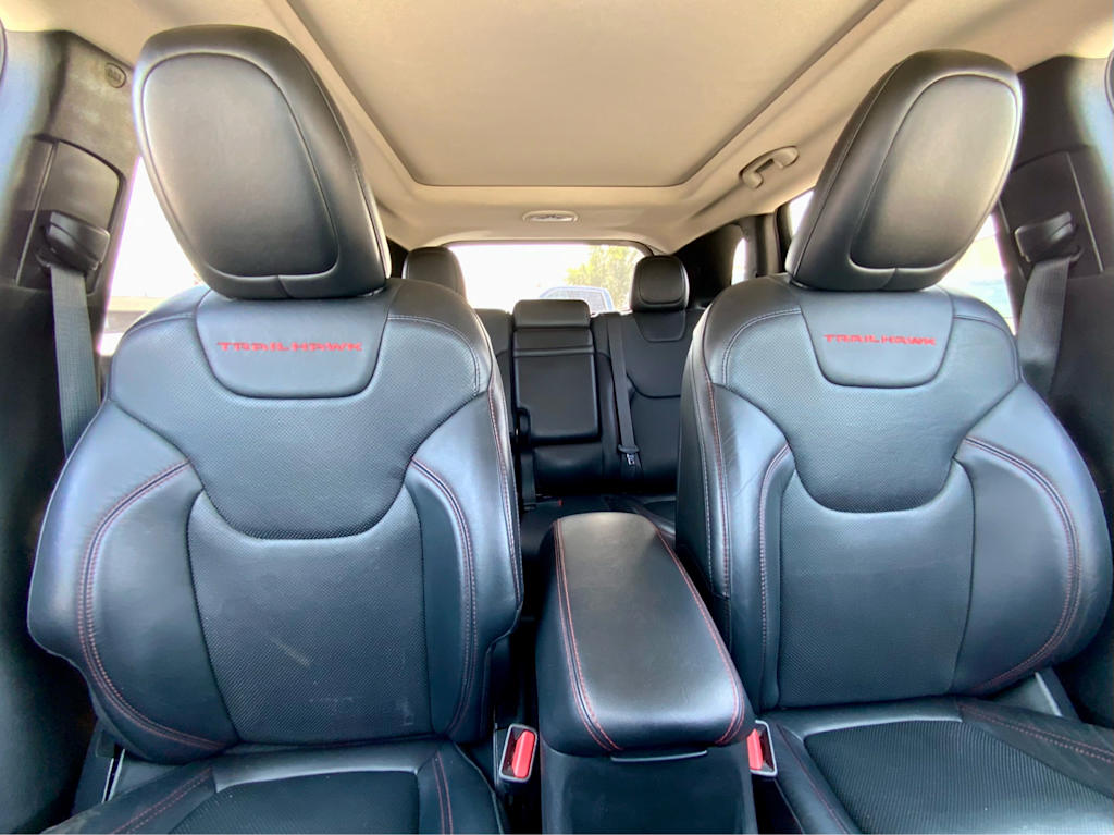 Thumbnail: 2018 Jeep Cherokee - 36