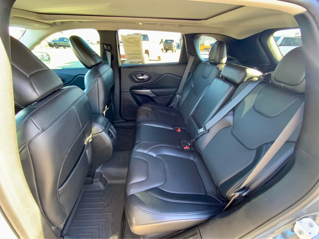 Thumbnail: 2021 Jeep Cherokee - 11