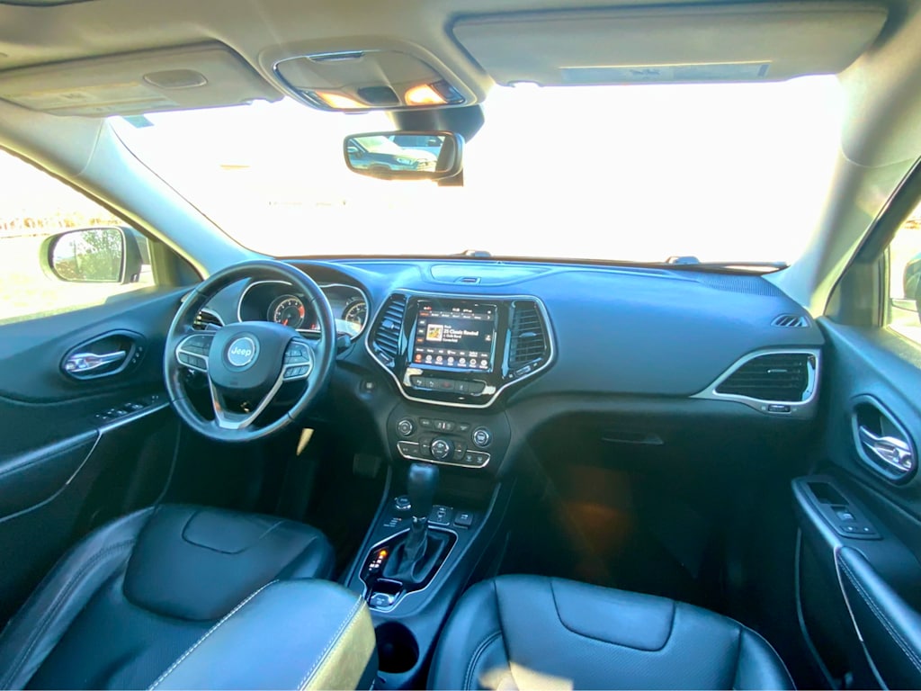 Thumbnail: 2021 Jeep Cherokee - 12