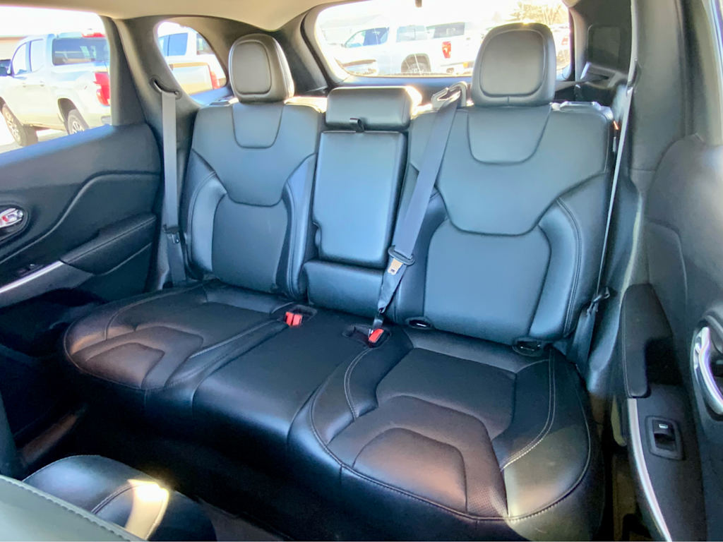 Thumbnail: 2021 Jeep Cherokee - 33