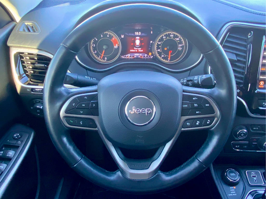 Thumbnail: 2021 Jeep Cherokee - 41