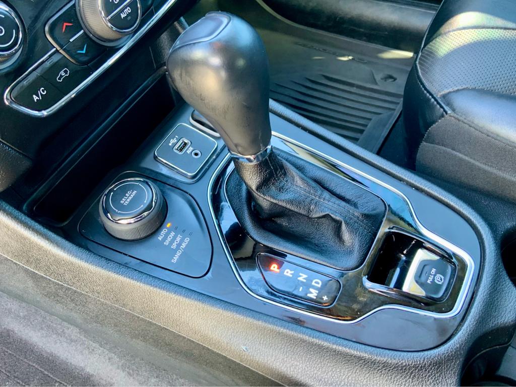Thumbnail: 2022 Jeep Cherokee - 17