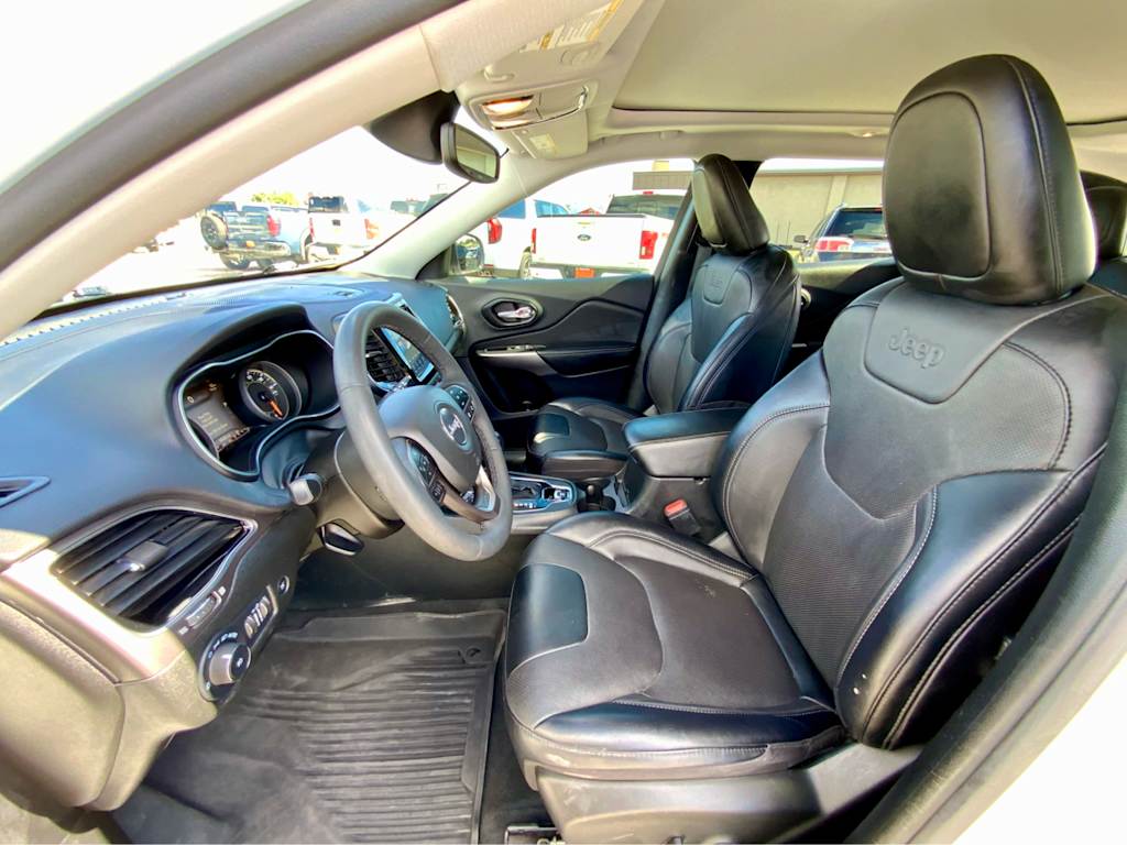Thumbnail: 2022 Jeep Cherokee - 12