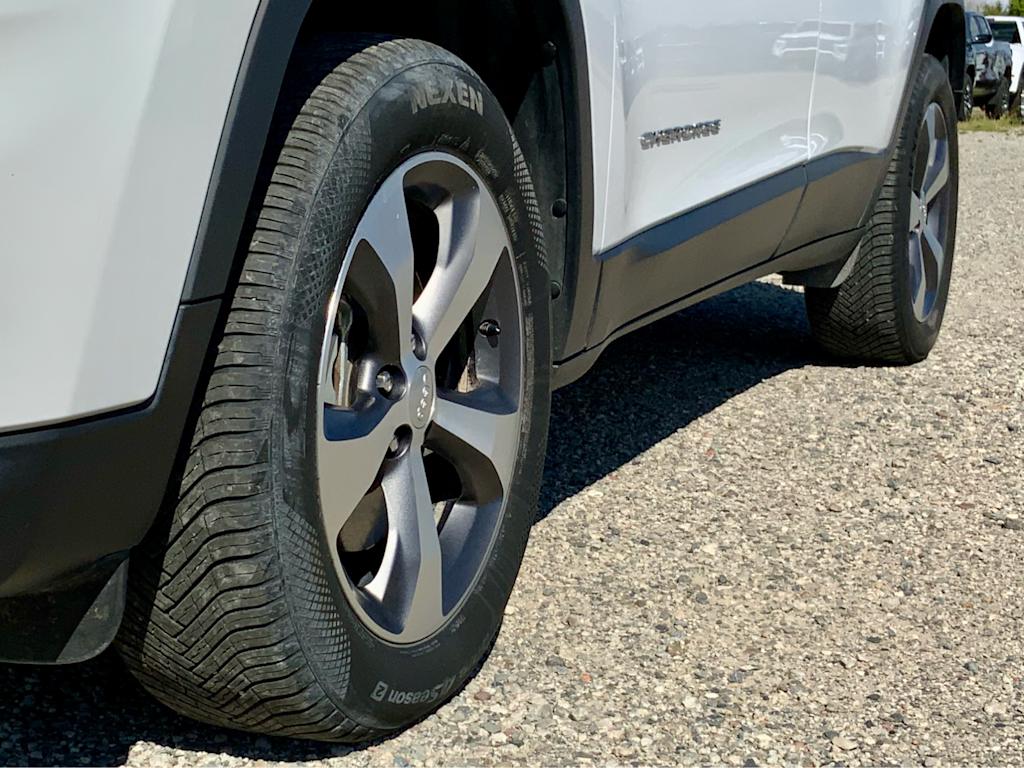 Thumbnail: 2022 Jeep Cherokee - 26