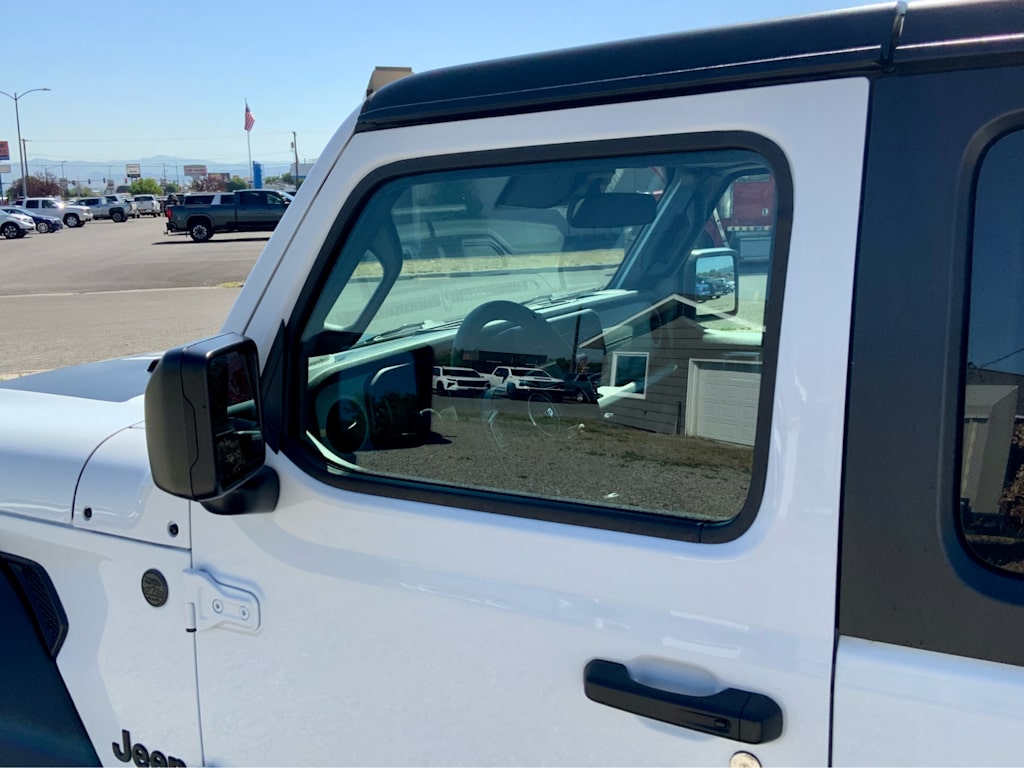 Thumbnail: 2024 Jeep Wrangler - 28