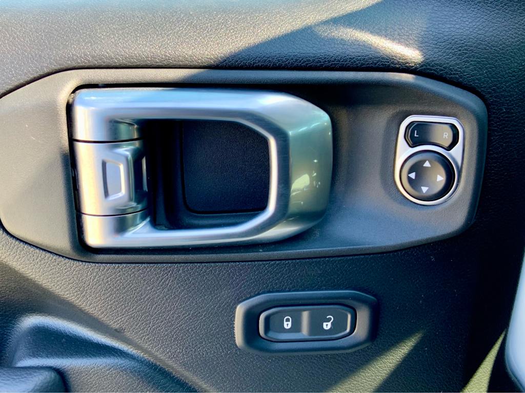 Thumbnail: 2024 Jeep Wrangler - 42