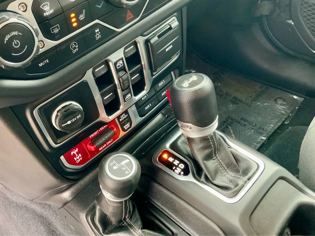 Thumbnail: 2024 Jeep Wrangler - 44