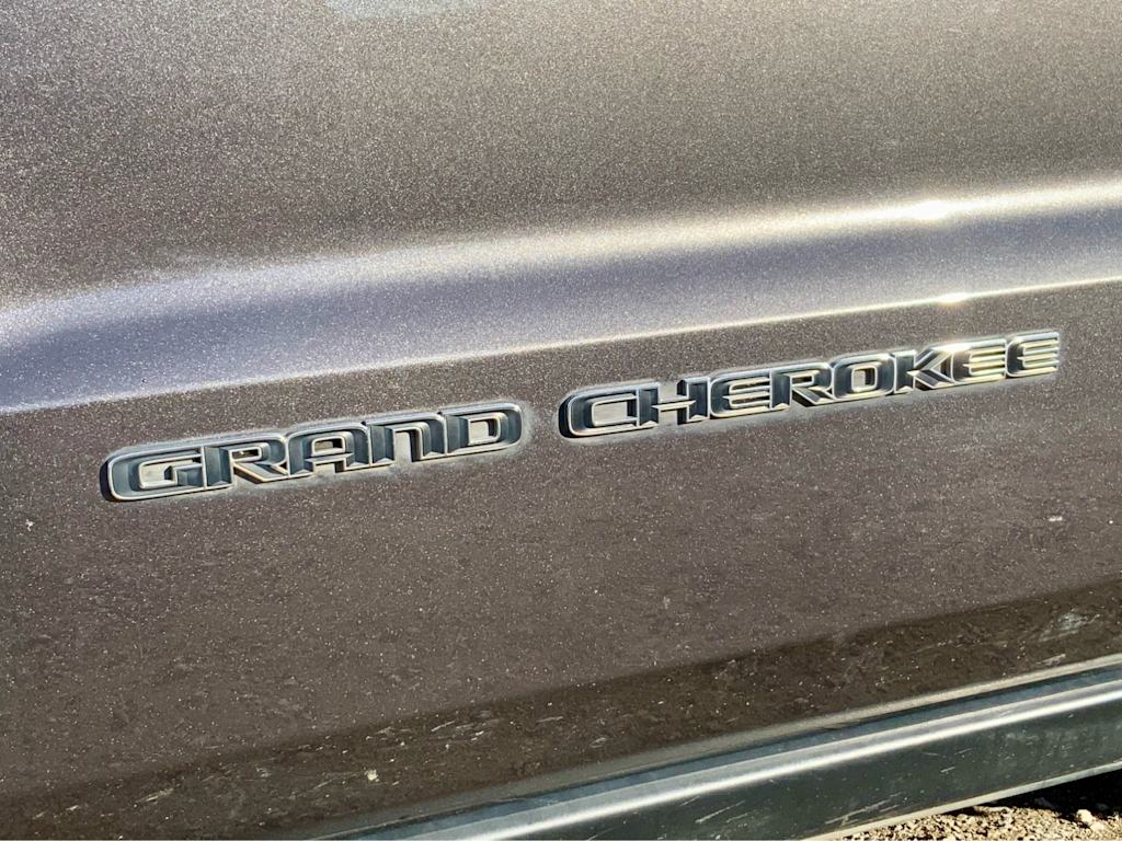 Thumbnail: 2021 Jeep Grand Cherokee - 28