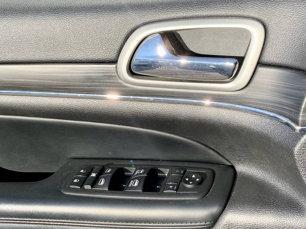 Thumbnail: 2021 Jeep Grand Cherokee - 47